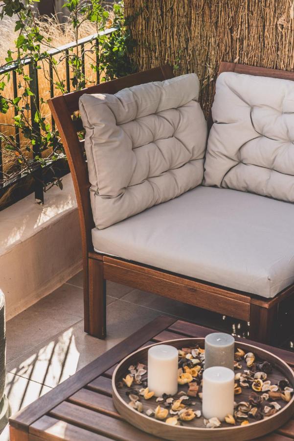 Luxury Apartment With Acropolis View Terrace And Jacuzzi - Living Stone Moonstone Athena Bagian luar foto